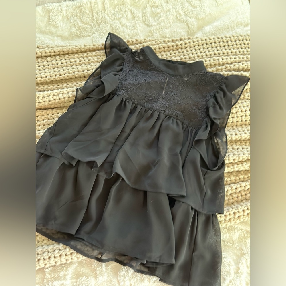 Forever 21 black lace blouse